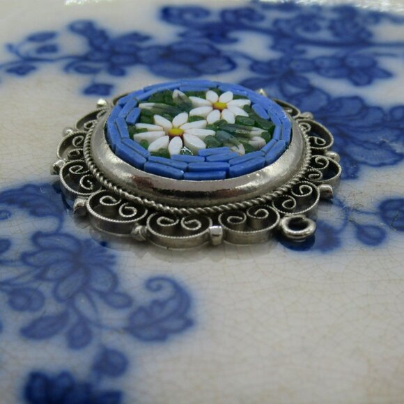 Vintage Italian Micro Mosaic Floral Pendant With Daisies & Scroll Design 1.25" - Picture 4 of 10